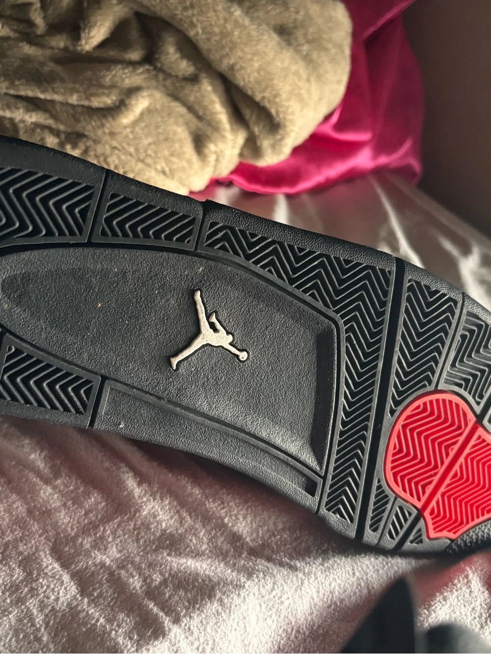 Jordan 4 red thunders